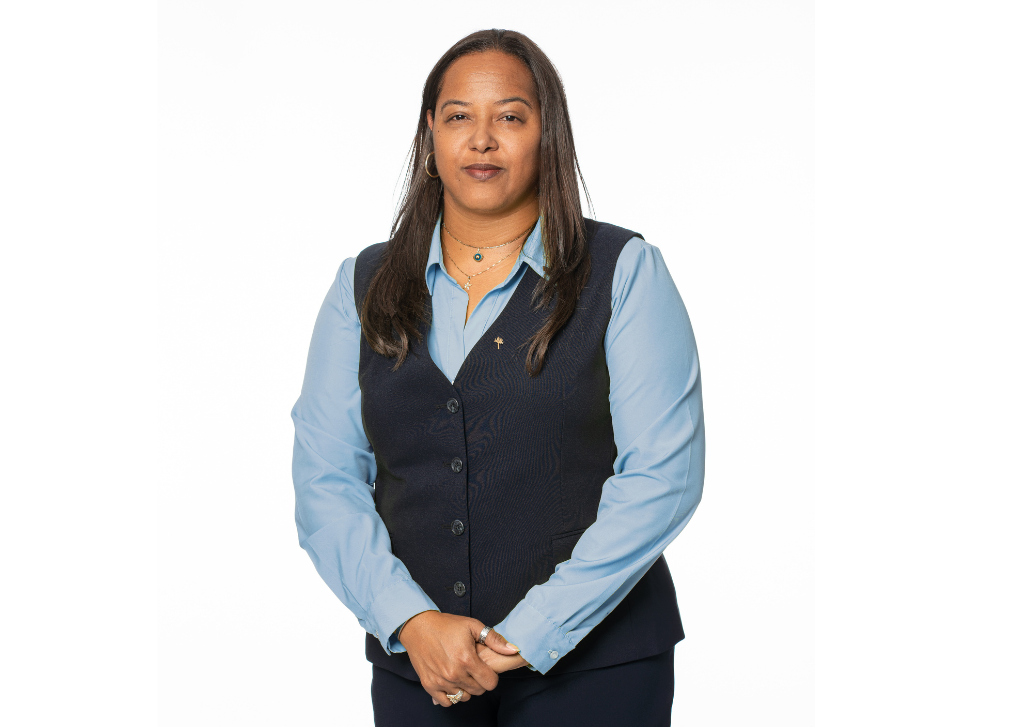  Alvina Barnes